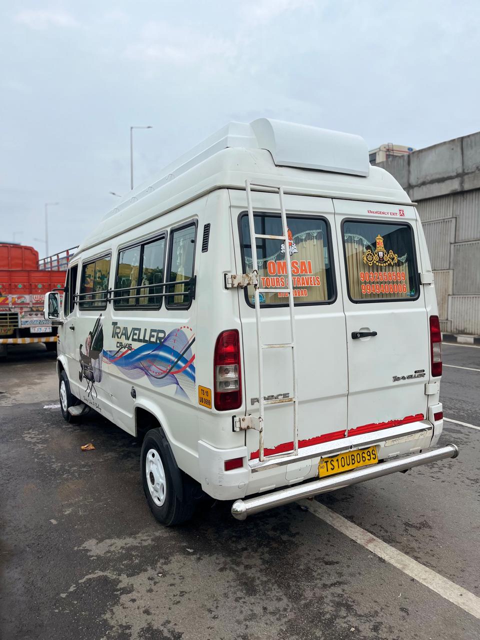 Force traveller bus